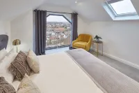 Host & Stay | The Penthouse, Hudsons Yard House - Homestays