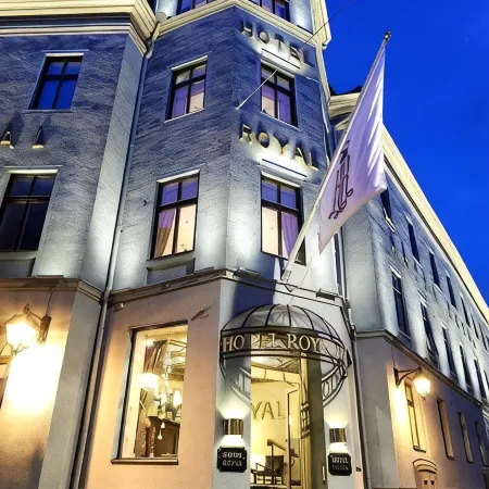 Hotel Royal Отели рядом с достопримечательностью «Стадион «Уллеви»»