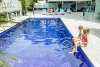 Mercure Brisbane Spring Hill - Pools