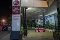 Best Western Plus Meridian Hotel - Bãi đậu xe