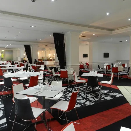 Novotel Surfers Paradise Отели рядом с достопримечательностью «Саутпорт»