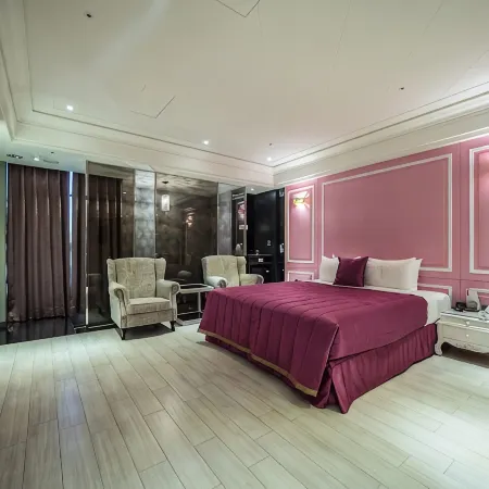 Wei Feng Qing MOTEL Отели рядом с достопримечательностью «Станция метро Daliao»