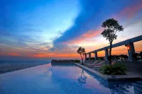Horison Ultima Semarang - Pools
