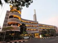 Hotel Savoy Homann Hotels near Merdeka Building