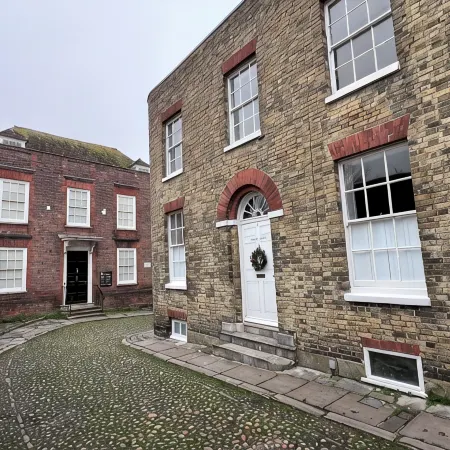 Stylish Georgian Townhouse in Rye Citadel