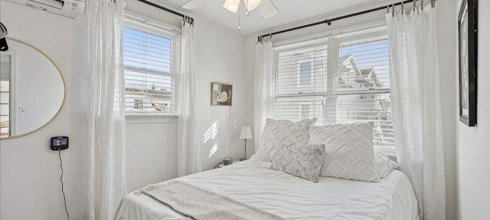 Oceanblock & Downtown Bethany - 2 bed / 1 bathroom with Private Sun Porch Hotels in Bethany Beach