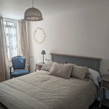 Aux 3 Maillets 1. Beautiful apartment in a 16th-century house.
