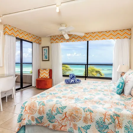 Sunset Beach - Ocean Front with Stunning Sea Views, WI-FI, AC.