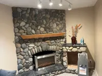 Family Friendly Basement Suite near to Spruce Meadows - Bungalows
