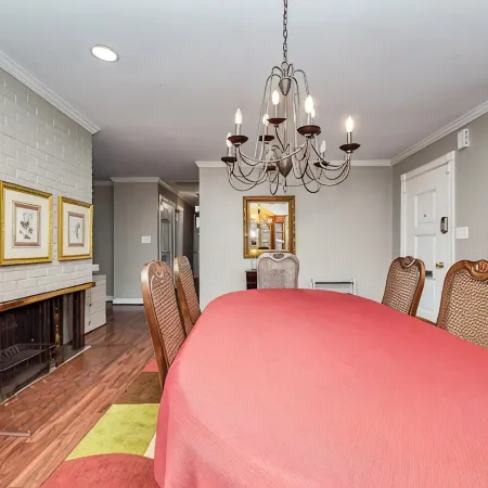 Fabulous 5 Bedroom 3 Bathroom Holiday House Near Beaches. WE SANITIZE!