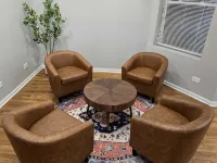Luxe Loft vibe –4BR/3BA Apt– King Suite-11 minutes from downtown-Families-Groups Hotels near Bronzeville Children's Museum