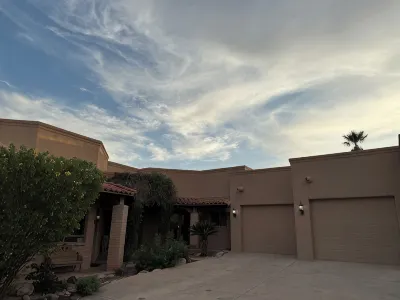Mountains Everywhere +hot tub +bbq +firepit +games +western movies Hotel a 