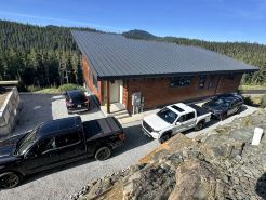 Luxury Alpine Retreat - Hot Tub & Sauna - Sleeps 16 - Cliffhanger Chalet