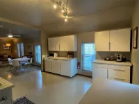 Cozy 2-bedroom apartment in Warren with AC, WiFi