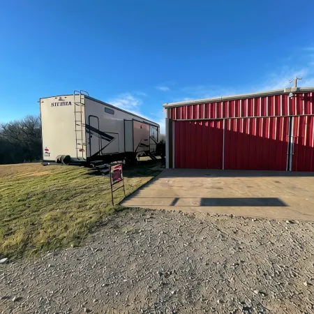 Bunkhouse RV on 10AC in Waxahachie.TX on Gated Property with 2 Other Rentals