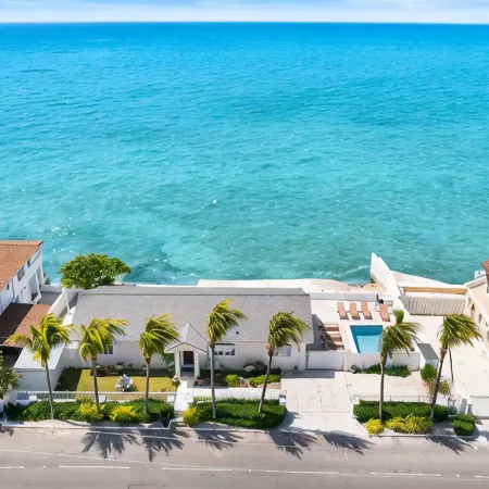 OCEANFRONT HAVEN-35 Steps Into SEA! Private POOL,BEACH 10min Walk. 10%week-off!