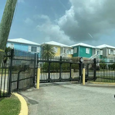 Southgate courtyard<br>Unit 20