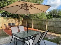 Cozy 3-bed home close to beautiful beaches. - Wifi