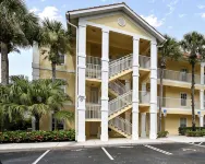 Renovated Naples, FL Condo Coral Falls in Lely Resort with Players Club Option - 4つ星