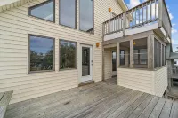 Renovated, Pet-Friendly,  with HOT TUB - Highly Walkable Location