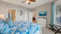 Believe the 275+ 5 star reviews! Main waterfront & boat slip, Ice cream machine. - 4 ดาว