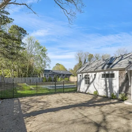 Edgartown Village Home w/ Pool. 4bdrm / 3.5bth