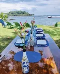 BEACH FRONT HOUSE SURROUNDeD BY 2 PRIVATE BEACHES - servizio colazione