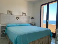 WONDERFUL VILLA ON THE SEA 8/10 PEOPLE - Homestays
