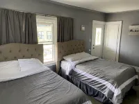 Luxury Cali King Suite · Smart TVs & Wireless Charging in Every Room - 2 estrellas