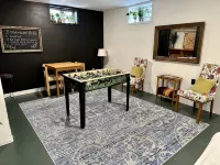 6 Beds, Central Location, 2nd Family Rm, Game Rm, Spacious, Fenced Yard - Homestays
