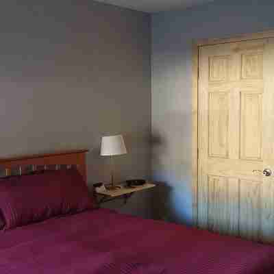 Walk to Lifts! Luxury Mountain Escape for 4 / 1BR, 1BA / Sauna, Hot Tub Rooms