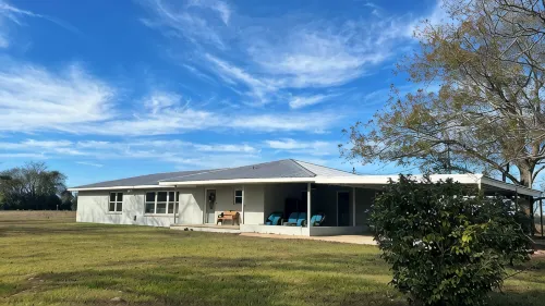 Charming 3-bedroom house with breathtaking views in Newton with AC, WiFi - 3-Star