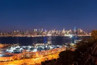 Cozy 3 BR for U Near Manhattan View, 15 Min to NYC - 2つ星