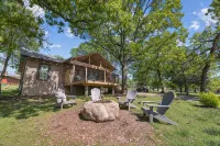 Resort Cabin w/ Firepit, Spacious Deck & Outdoor TV - 2 Miles to SDC - Chalets