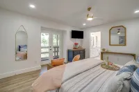 Elegant 5BR w/ Private Pool, Dock and Game Room - Pools
