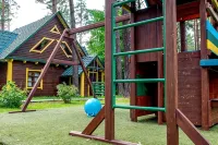 Kedroviy Ostrov (Сhemal) Hotel - parking