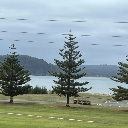Beachfront Batemans Bay-Batehaven NSW2 bedroom apartment,pool, free parking