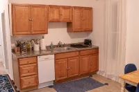 Cozy 2BR-Walk to Tufts & Green Line, Near Boston! - Apartments