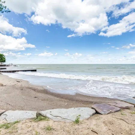 Private Beach Lakehouse
