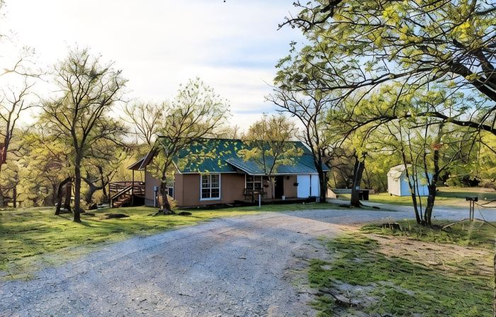 Treehouse Hideaway - Your Home Away from Home