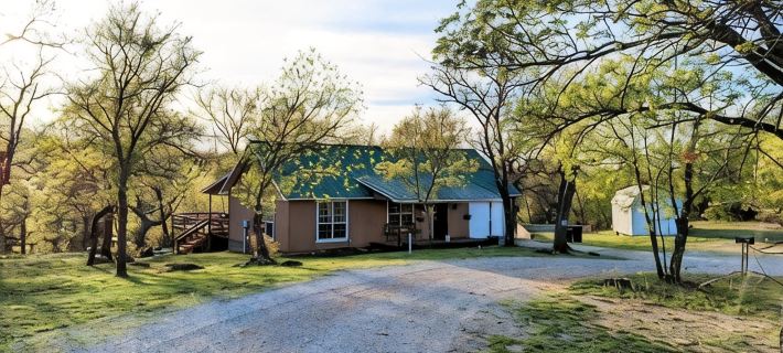 Treehouse Hideaway - Your Home Away from Home Hotels in Murray County