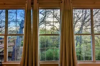 Treehouse Hideaway - Your Home Away from Home
