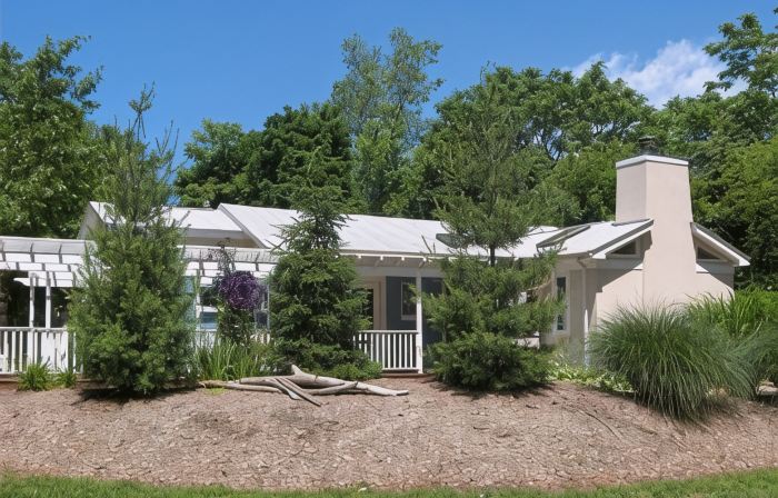 Shorewinds Beachhouse Garden Gate Opens Directly to Beachpath No Roads to Cross!