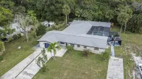 Vero Beach Paradise Unit 2 - 2 BR Pool Home Close to Airport, Downtown & Beaches - 4-Star
