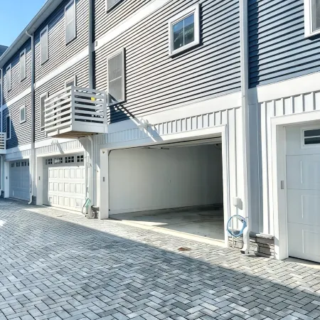 Brand new townhome, oceanside, steps from the beach, ocean view, parking garage