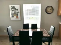 Rusty Rim Bike House Unit 1, Centrally Located, 2 Bed 1 Bath