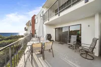 Beautiful San Clemente Beach Condo, Walking to the Sand - 4 tähden