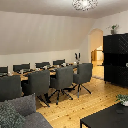 Spacious vacation apartment for up to 8 people, within walking distance of the center.