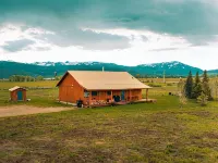 Spacious Cabin near Jackson Hole Hotels in Victor