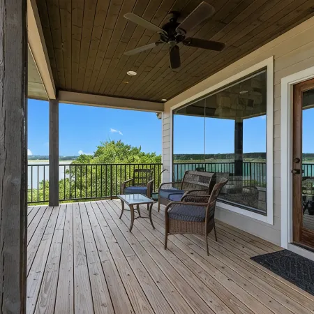 “WATERS-EDGE” A WATERFRONT home! Hot Tub!! VIEWS!!!